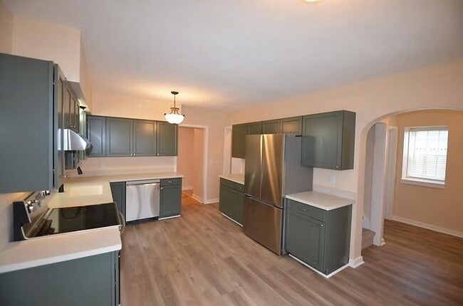 Kitchen - 119 S 4th St