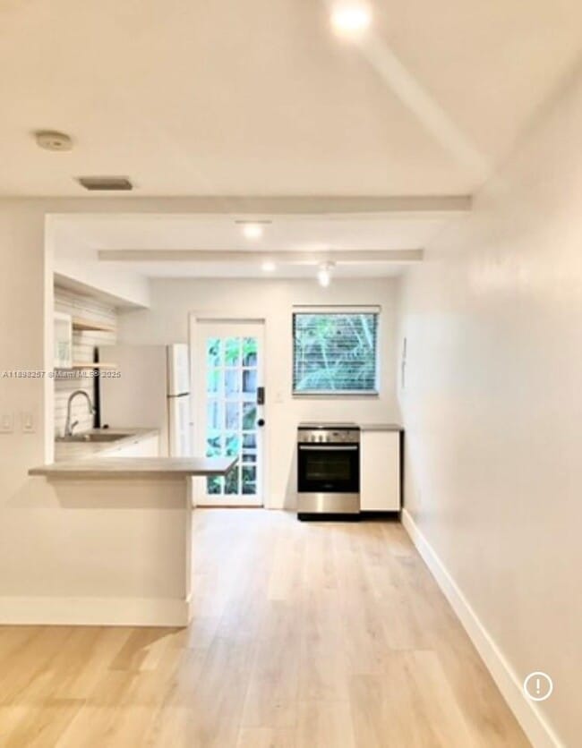Building Photo - 2538 SW 11th St Unit 2