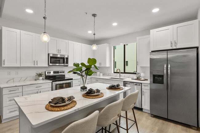 Photo - Highland at Park Lake