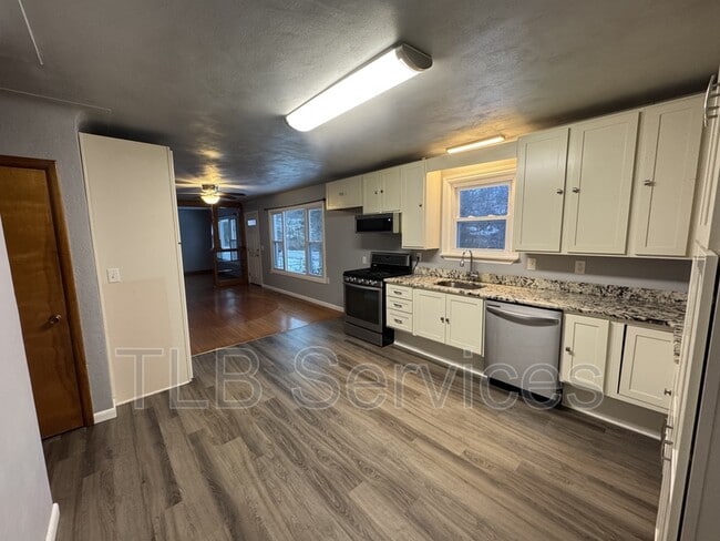 Building Photo - 542 Montdale Rd