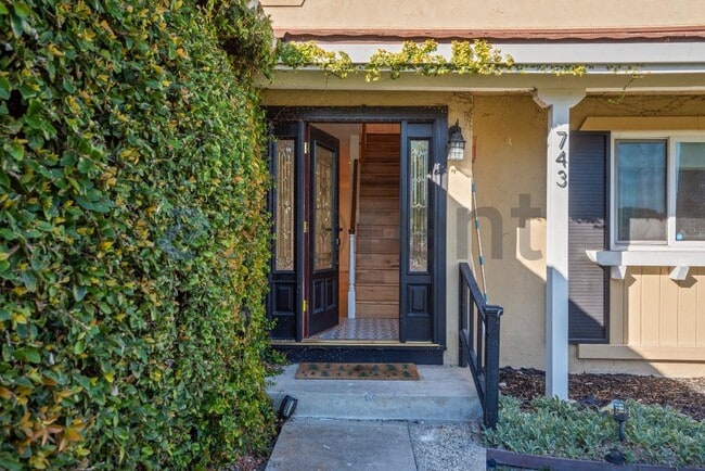 Photo - 743 Shawnee Ln