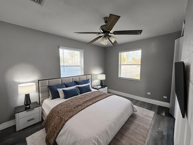 Photo - 120 S Price St