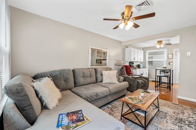 Building Photo - 6620-22 Wise Ave Unit 6622