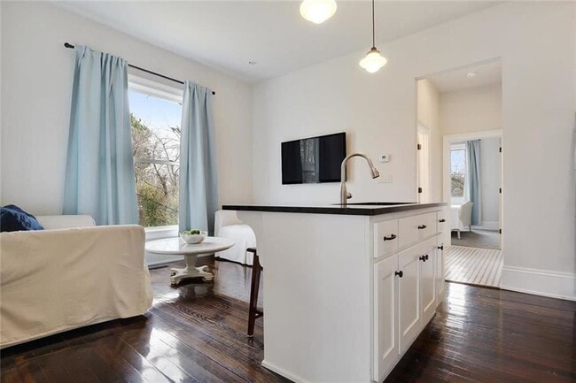 Photo - 211 N Water St Unidad A