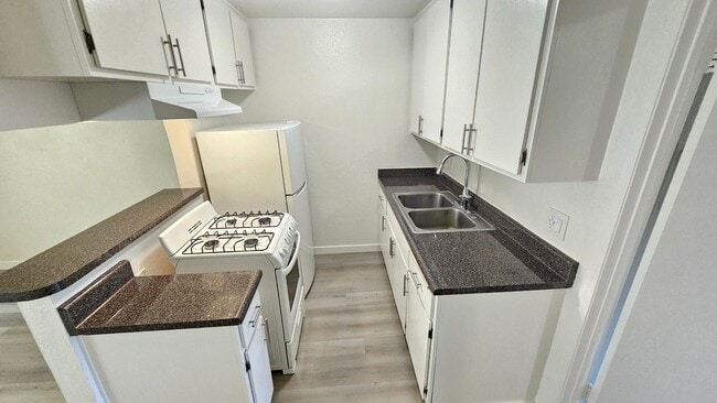 Photo - 6842 Fulton Ave Unidad 11