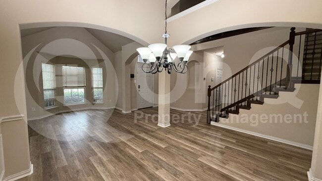 Photo - 1524 Somerset Road