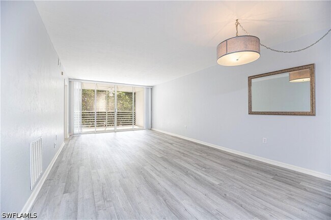 290 Naples Cove Dr Unit 2204
