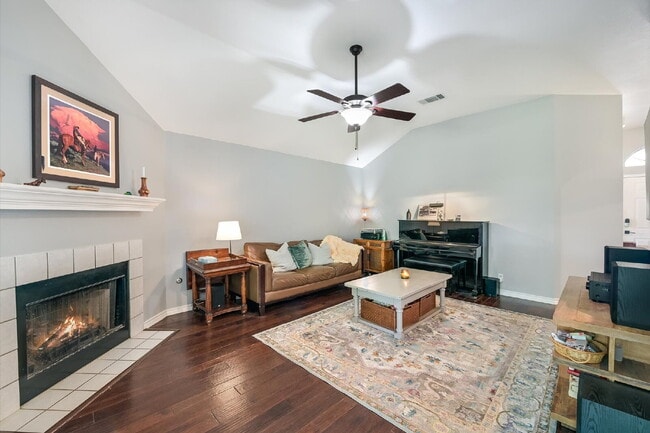 Photo - 802 Lantana Dr