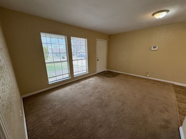 Photo - 807 W Dean Ave