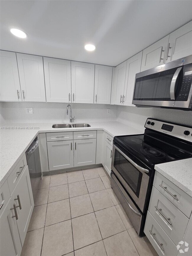 Building Photo - 8045 NW 7th St Unit 2401 Rental