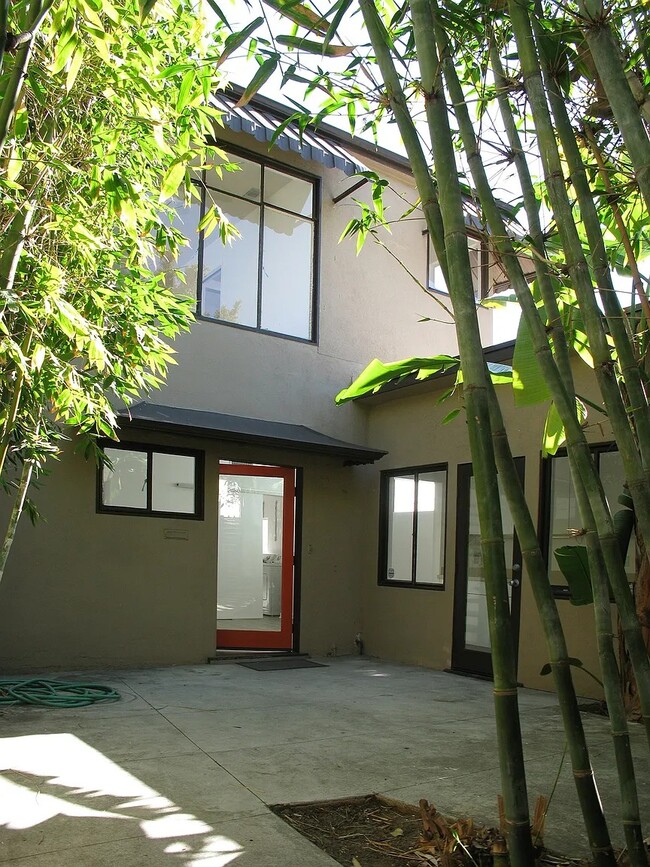 Photo - 1646 Preuss Rd