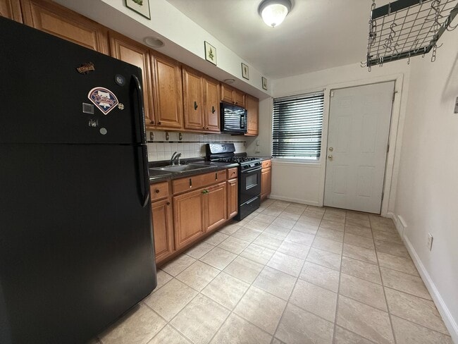 Photo - 5556 Wheeler St