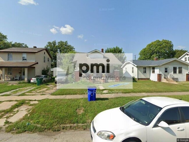 Building Photo - 2152 E Johns Ave Rental
