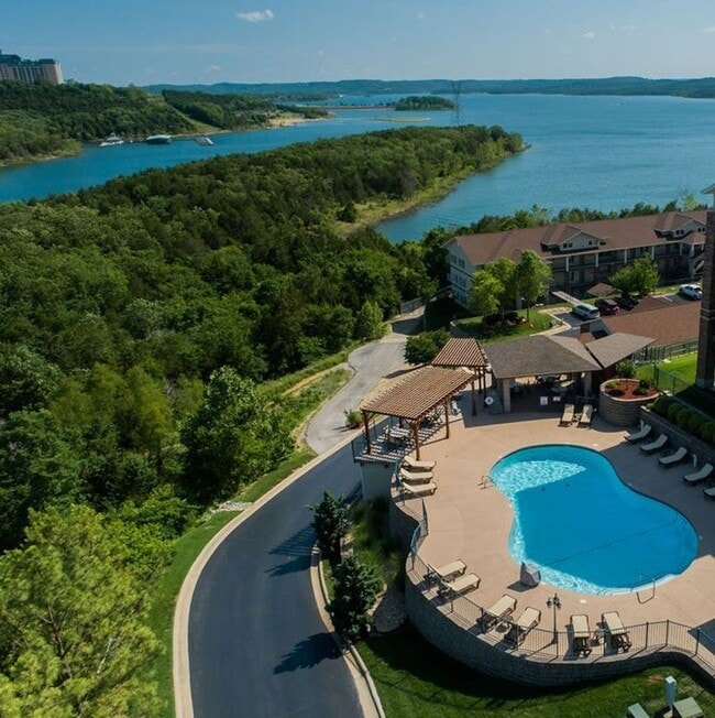 Building Photo - Stunning 2 Bedroom 2 Bath Lakeside Condo o... Unit 338