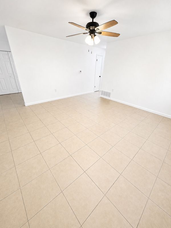 1712-1712 NE 71ST PLACE