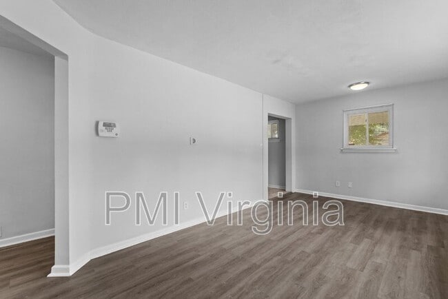 Photo - 200 Stratford St