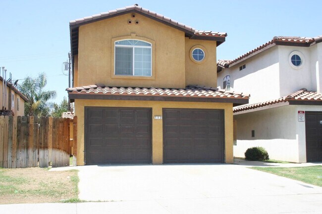 L St 713 - L St 713 Unit B