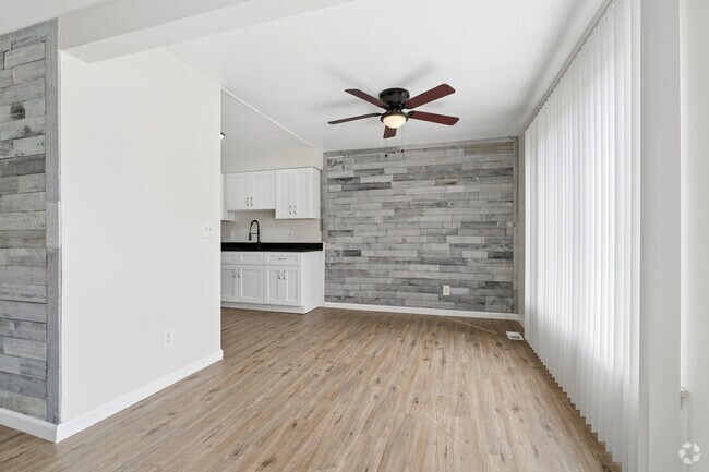 2BR, 1BA - 850SF - Dining/Living Room