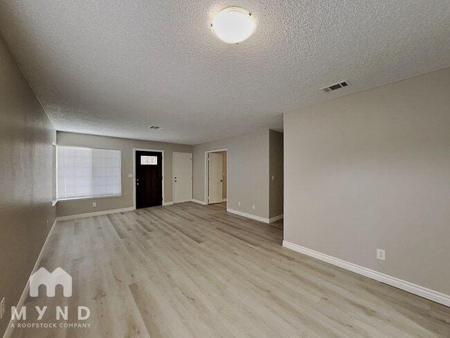 Photo - 1602 Mapleleaf St