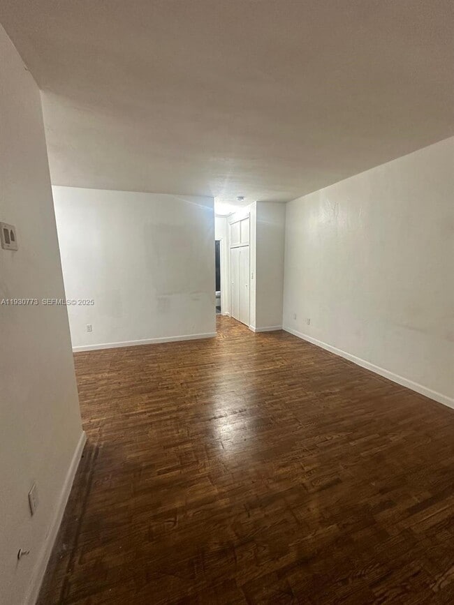 Photo - 17051 NE 23rd Ave Unit 2E