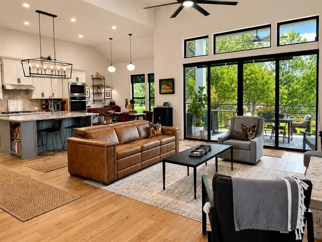 Photo - 365 Warbler Dr
