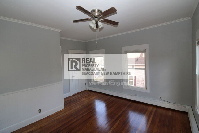 Building Photo - 11 Glen St Unit A