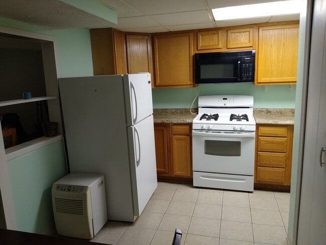 Kitchen - 2471 E Turkeyfoot Lake Rd Unit B