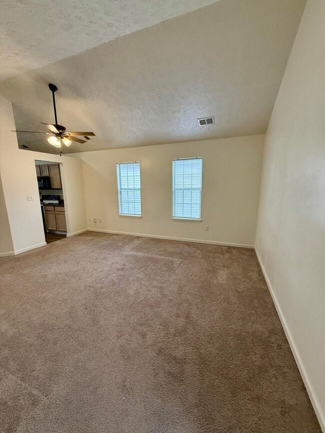 Photo - 781 Nickwood Trail