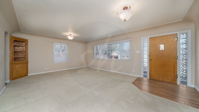 Photo - Charming Rancher in Cheyenne Mountain