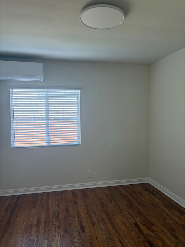 Building Photo - 10720 Charnock Rd Unit 10720.5 Charnock Rd, LA CA 90034