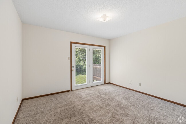 2BR, 1BA - 900SF - Primary Bedroom
