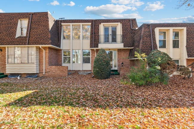 Building Photo - 1200 S Monaco Street Pky