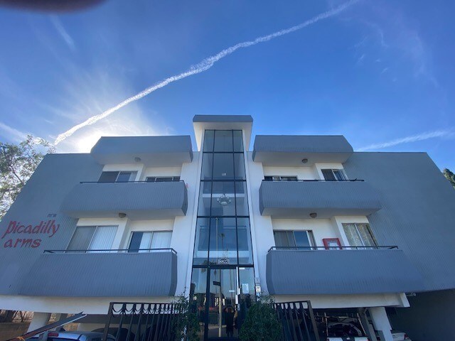 8822 W. Cadillac Ave.