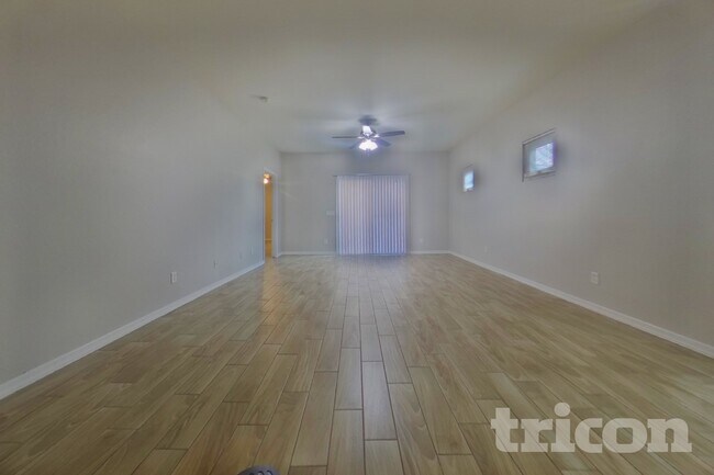 5010 W Fawn Dr