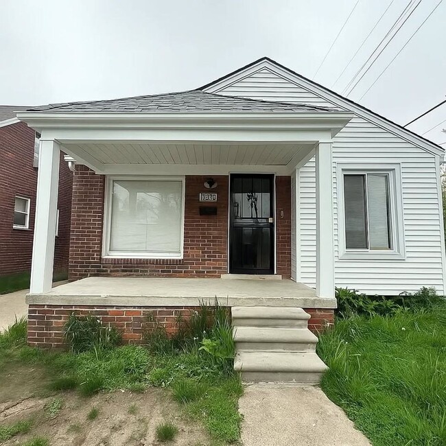 Building Photo - Fully Renovated Detroit Bungalow
