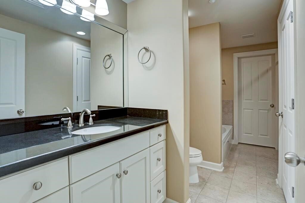 Photo - 914 Main St Unit 1107