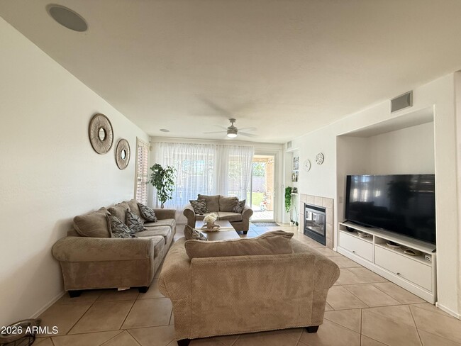 Photo - 757 W Aloe Pl