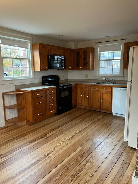 Photo - Charming Single Home!