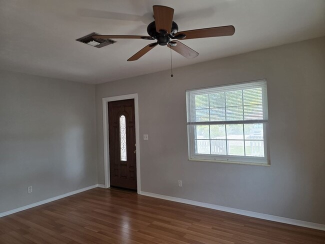 Photo - 2 Bedroom Single Family Home in Central Gulfport