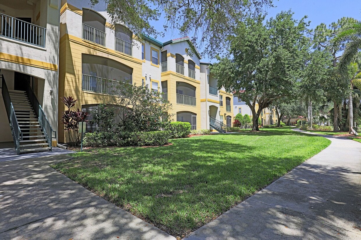 Photo - Royal Greens at Gateway 11521 Villa Grand #923
