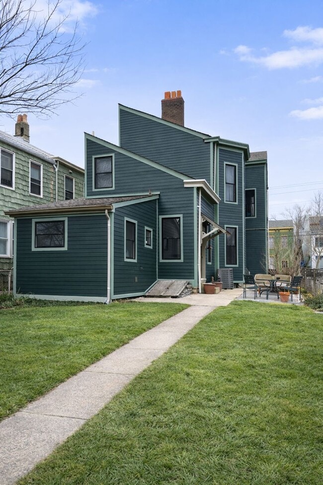 Photo - 934 Washington Ave Unit 1