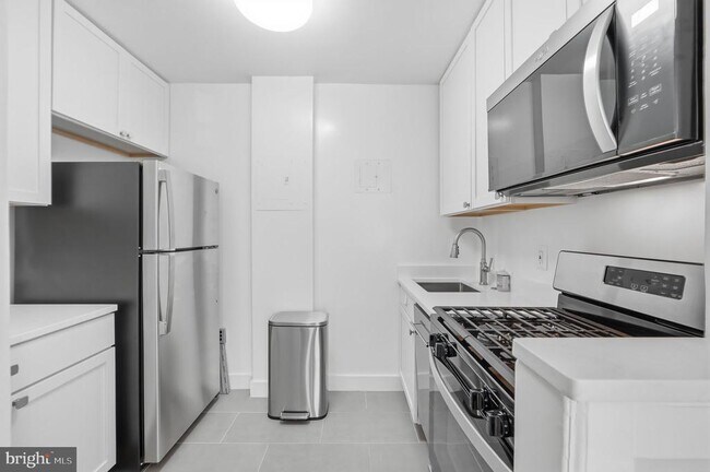 Photo - 1121 Arlington Blvd Unit 207