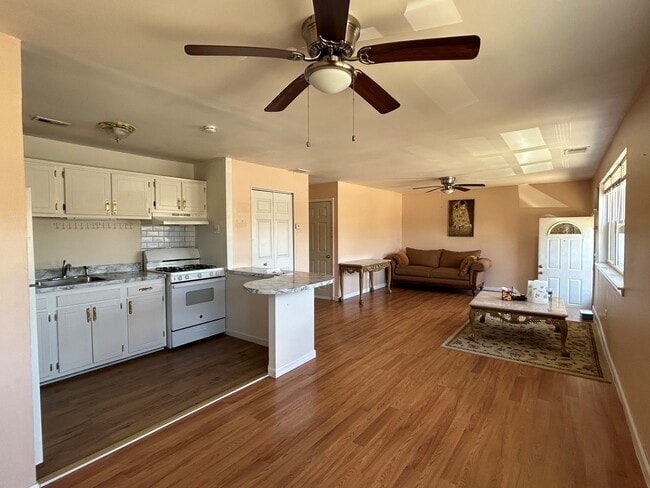 Building Photo - 3428 Morrell Ave Unit #2 FL