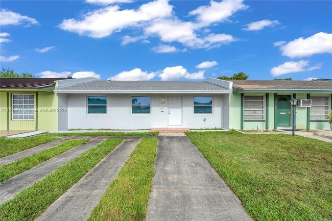 Photo - 4750 SW 131st Ave Casa Adosada