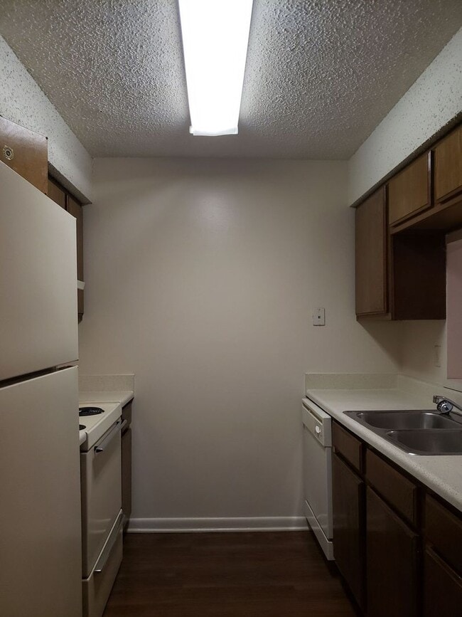 Photo - 1 Bedroom, 1.5 Bath Townhouse Unit 291G
