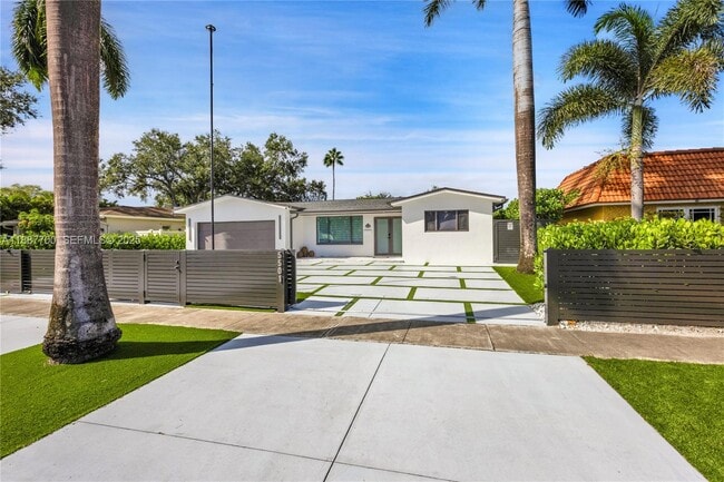 Photo - 5501 McKinley St