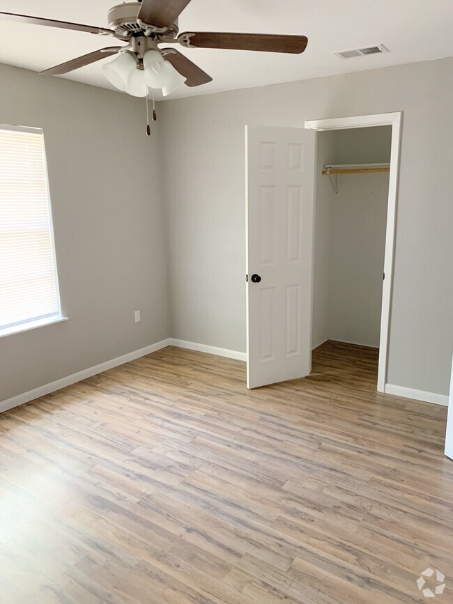 Building Photo - 808 Edmondson St Rental