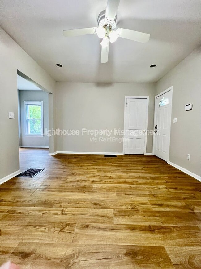 Photo - 708 Elizabeth St