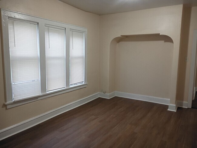 3835 N 11th St Unit 3835