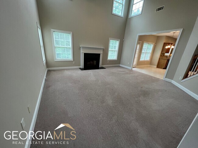 Photo - 2075 Jessica Way